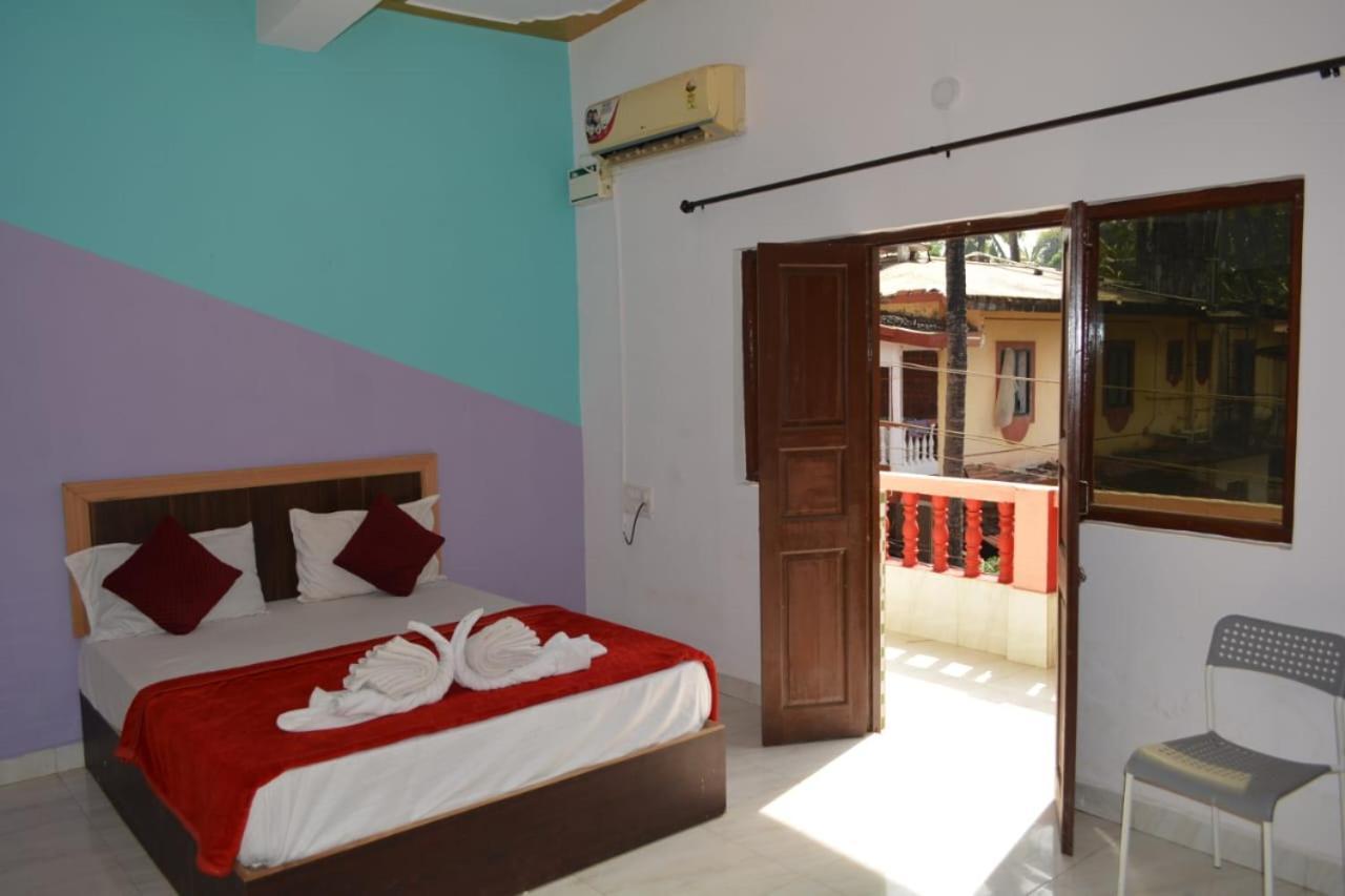 Esther Guest House Calangute Oda fotoğraf