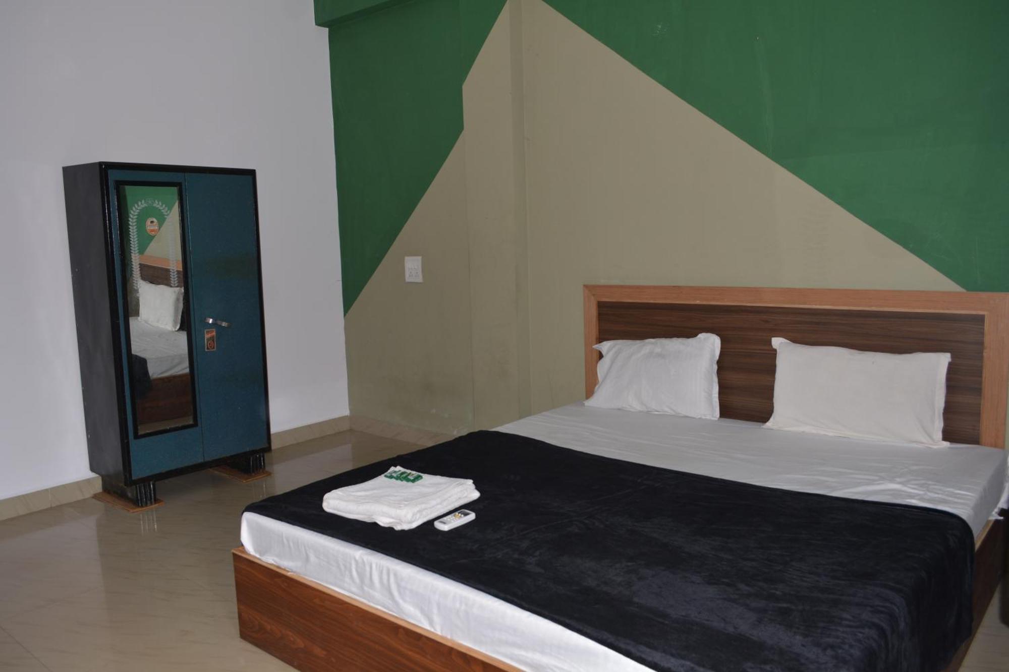 Esther Guest House Calangute Oda fotoğraf