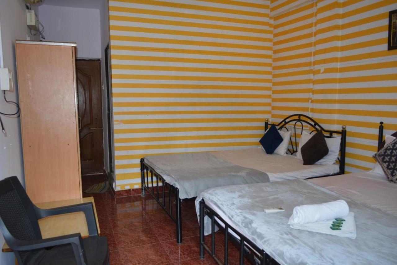 Esther Guest House Calangute Oda fotoğraf